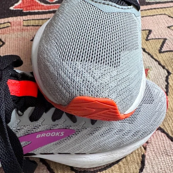 Brooks “LAUNCH 6”Gray Athletic Shoes with Orange and Purple Highlights Sz 7.5 - Picture 3 of 12